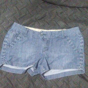 Size 11 womens shorts